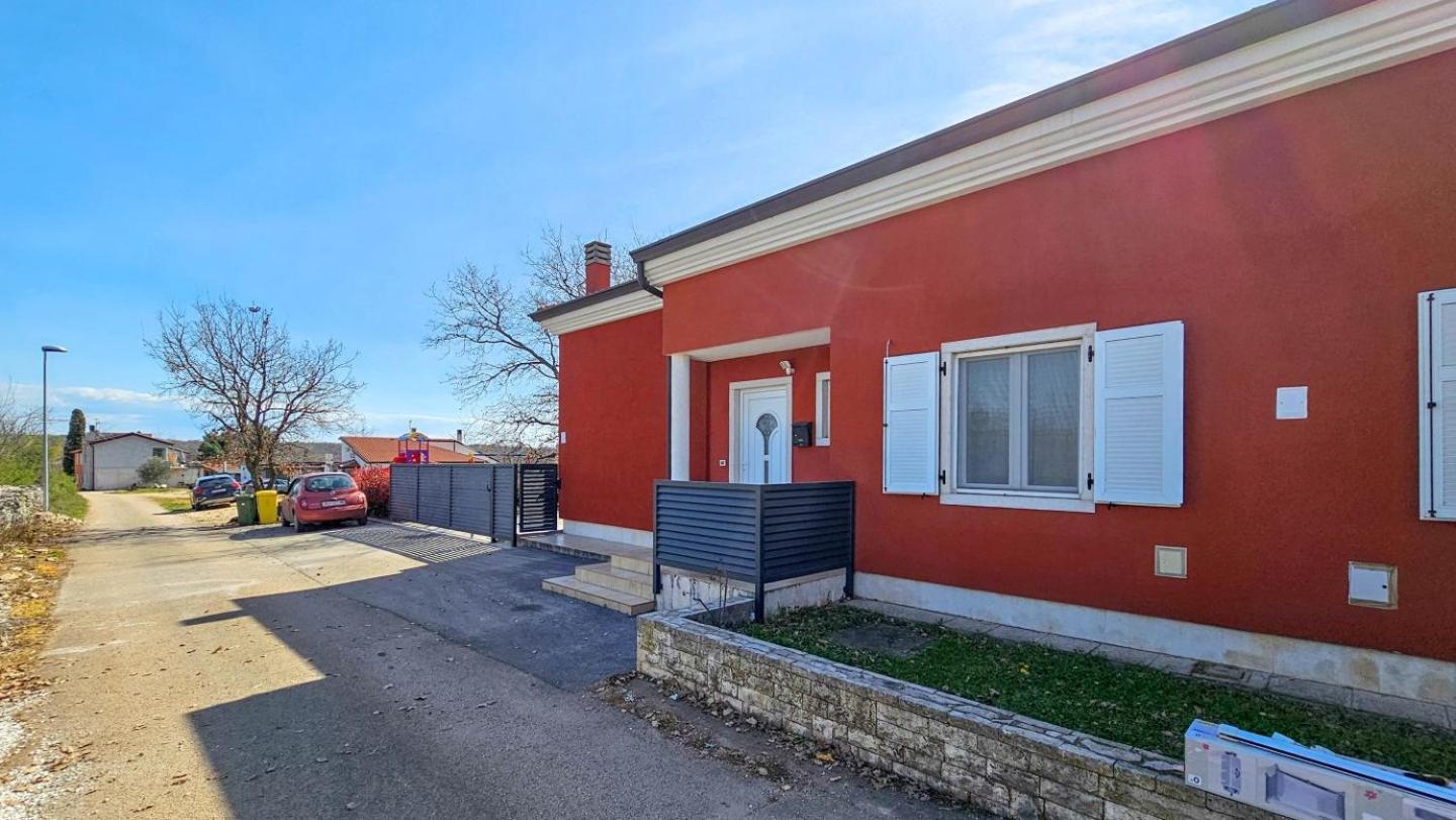 Вилла Casa Lutoma Kmeti Экстерьер фото